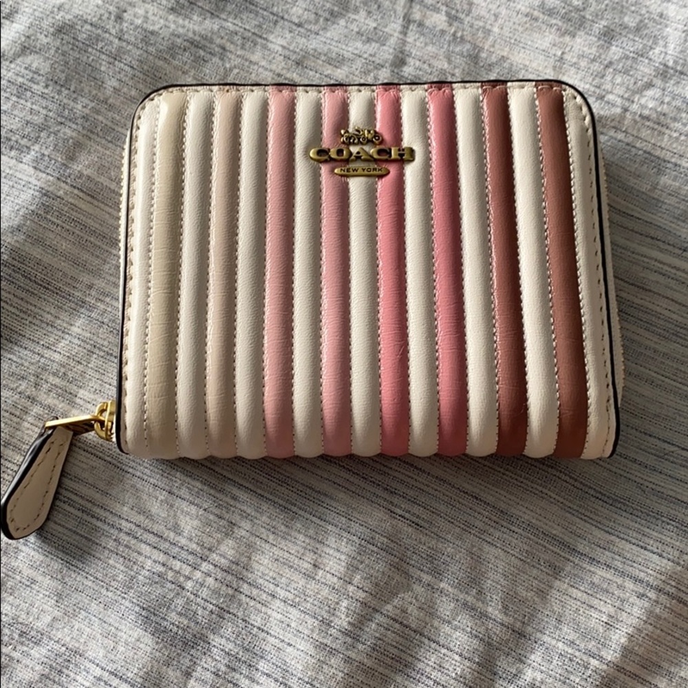 New Coach Billfold Wallet